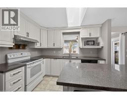 232 SILVERBIRCH Boulevard - 13