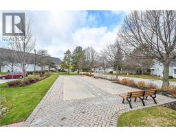 232 SILVERBIRCH Boulevard - 33