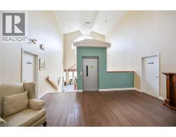 232 SILVERBIRCH Boulevard - 37