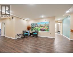232 SILVERBIRCH Boulevard - 45