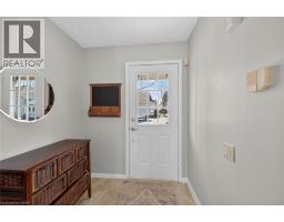 232 SILVERBIRCH Boulevard - 5
