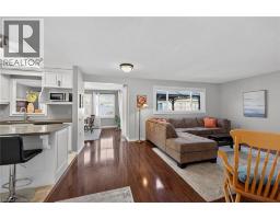 232 SILVERBIRCH Boulevard - 6