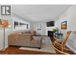 232 SILVERBIRCH Boulevard - 7