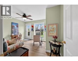 24 LAKESIDE Place E - 21