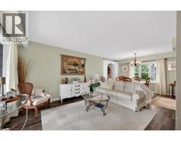 24 LAKESIDE Place E - 9