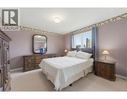 17 BARNETT Street W - 18