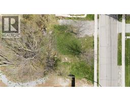 15 ROBINSON Street N - 13