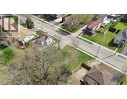 15 ROBINSON Street N - 14