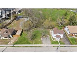 15 ROBINSON Street N - 17