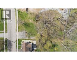 15 ROBINSON Street N - 21