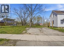 15 ROBINSON Street N - 28