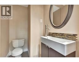 121 KING Street E - 16