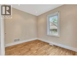 121 KING Street E - 17
