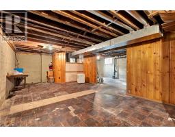 121 KING Street E - 23
