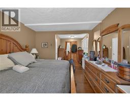 186 SENECA Avenue - 16