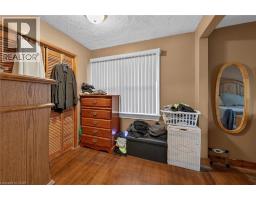 186 SENECA Avenue - 17