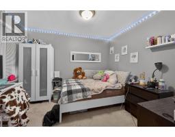 186 SENECA Avenue - 19