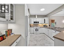 44 TWENTYPLACE Boulevard - 11