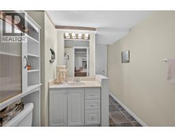 44 TWENTYPLACE Boulevard - 35