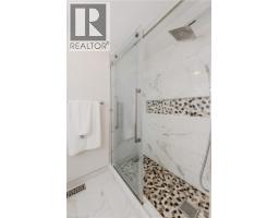 132 DAIMLER Drive - 24