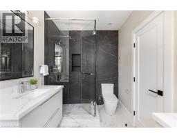 52 ROXBOROUGH Drive - 22