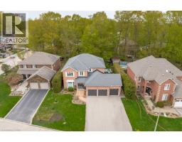 242 CHELTONWOOD Crescent - 2