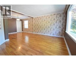 272 CARLTON Street - 4
