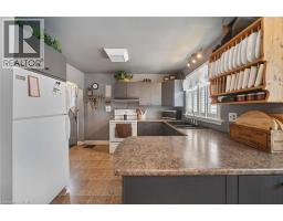 14 SHERRING Street N - 14