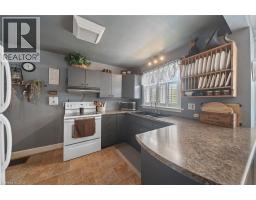 14 SHERRING Street N - 15