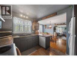 14 SHERRING Street N - 17