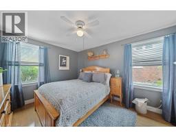 14 SHERRING Street N - 19