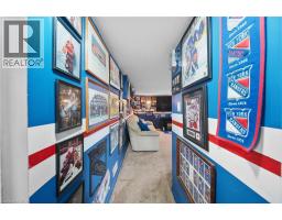14 SHERRING Street N - 31