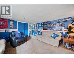 14 SHERRING Street N - 32