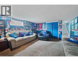 14 SHERRING Street N - 33