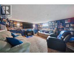 14 SHERRING Street N - 34