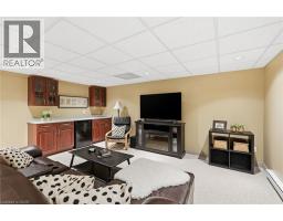 6 VANSTRAALEN Street - 32