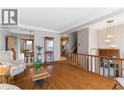 135 BURBANK Road - 12