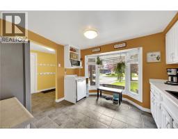 220 ROSEBANK Place - 10