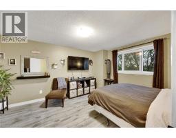 220 ROSEBANK Place - 20