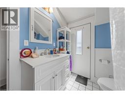 39 BORDEN Avenue N - 26
