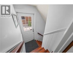 39 BORDEN Avenue N - 28