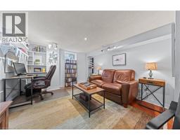 39 BORDEN Avenue N - 30