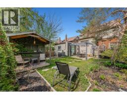 39 BORDEN Avenue N - 33