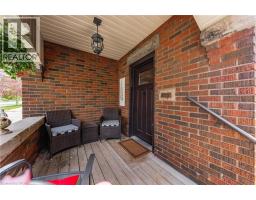 39 BORDEN Avenue N - 4