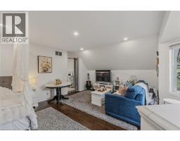 208 VICTORIA Street - 40