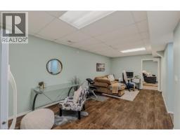 208 VICTORIA Street - 41