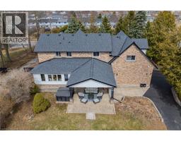 208 VICTORIA Street - 50