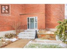 4 AVALON Place UnitNo. 303 - 2