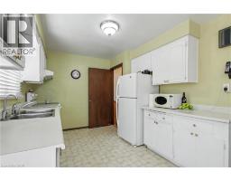 203 MOFFAT Drive - 10