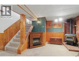 203 MOFFAT Drive - 17